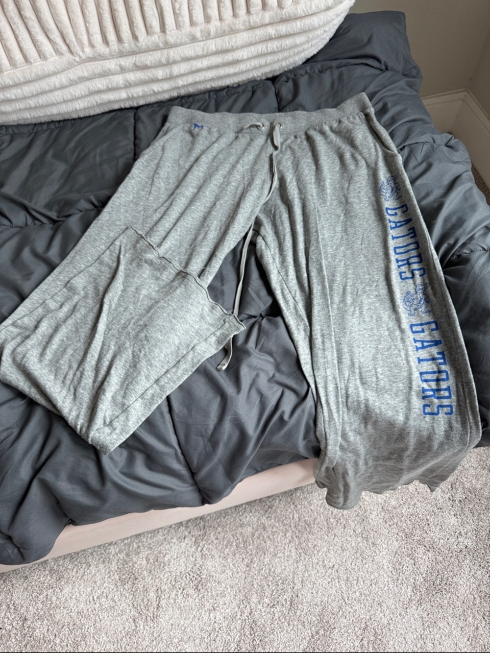 Victoria Secret PINK Gators  Gray Sweatpants with Blue Logo size medium